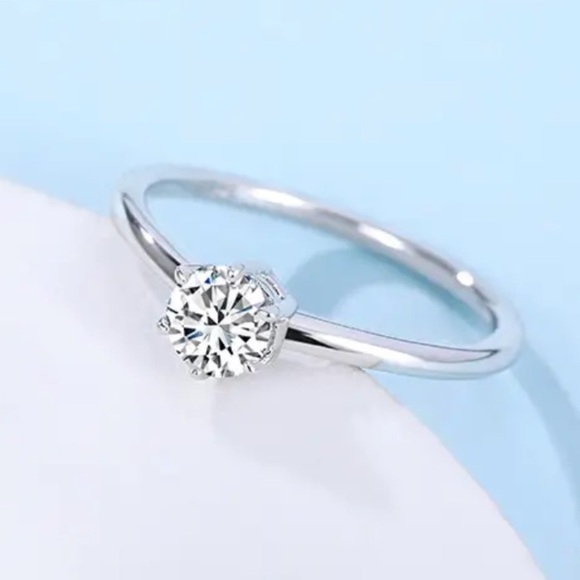 Certified 0.50ct. t.w. Moissanite Solitaire Ring NEW - Picture 5 of 12